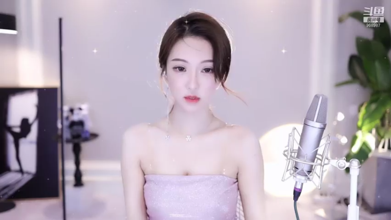 【2021-07-31 21点场】南妹儿呀：身高170的模特mm呀~