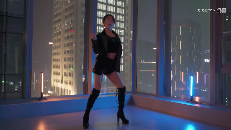 我在斗鱼看沫沫同学丶直播舞蹈