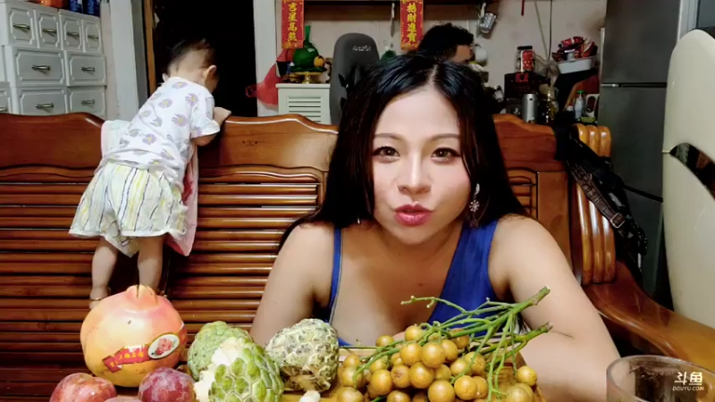 【2021-08-01 22点场】小泰一泰国户外一：泰国 热带水果有哪些！！！