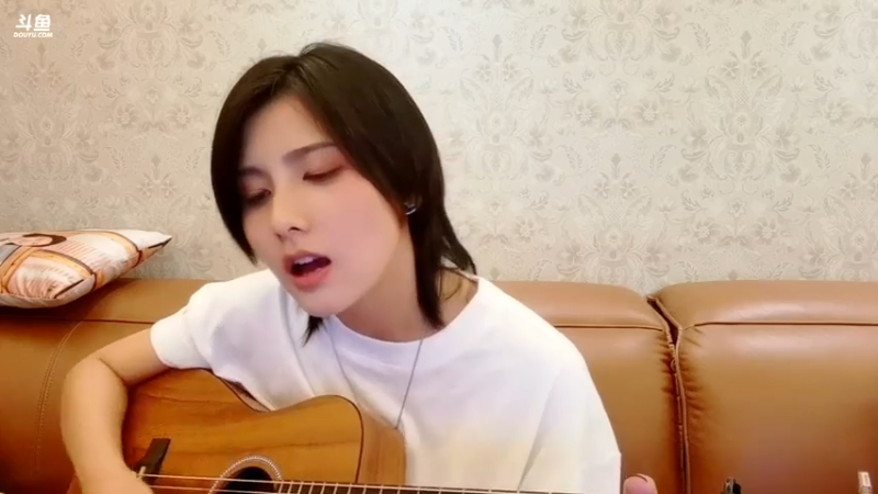 【2021-08-01 21点场】我是唐菲：播晚一丢丢喔 七点半的样子叭