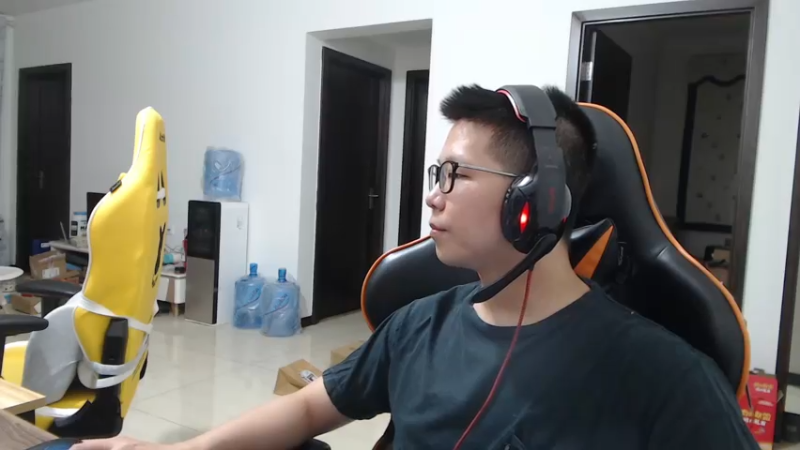 【2021-07-31 23点场】余小C真的很强：余小C：加班玩一玩环节！