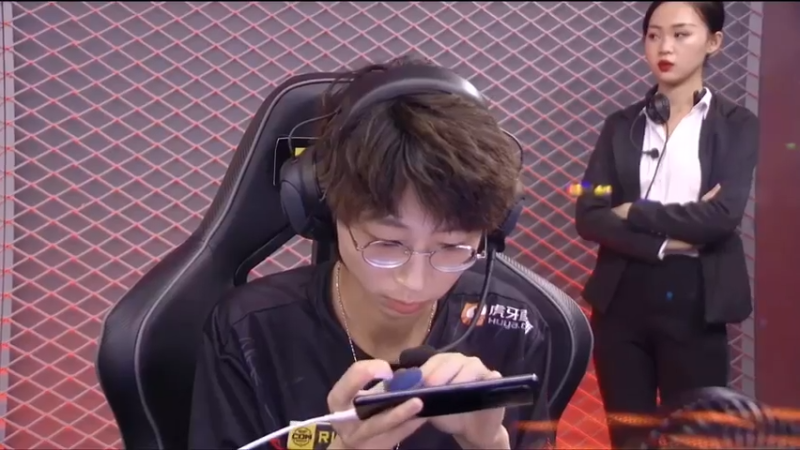 总决赛DYG对阵FPXM：进攻方拿下第三分