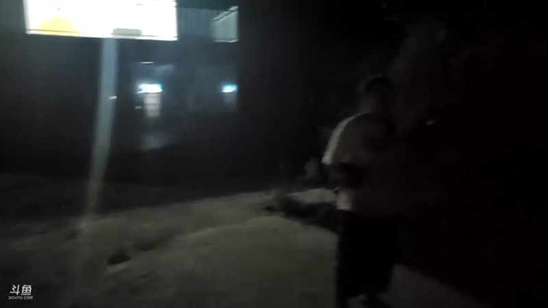 【2021-08-03 21点场】逐梦兄弟：去新基地路上，21点到，快到了开播