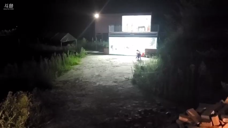 【2021-08-03 21点场】逐梦兄弟：去新基地路上，21点到，快到了开播