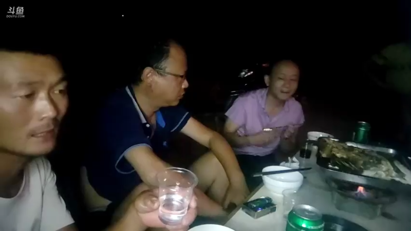 【2021-08-04 21点场】魅力生活i：一家人吃个烤鱼。。。