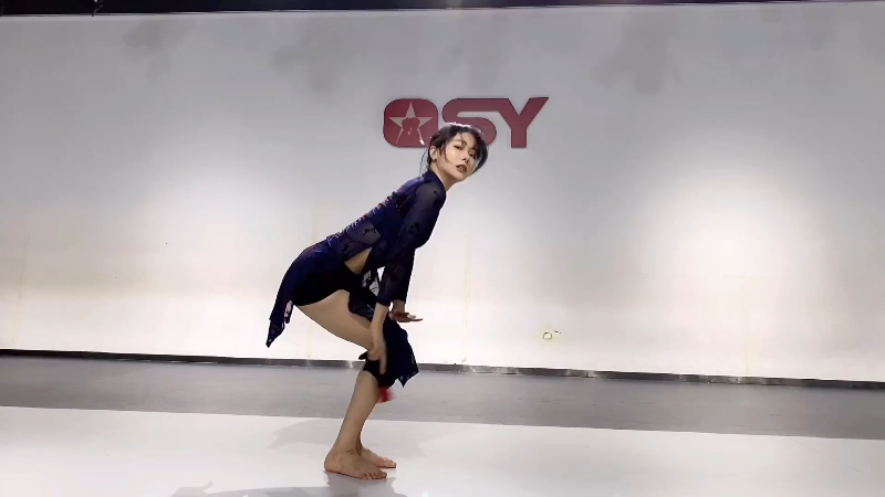 我在斗鱼看沫沫同学丶直播舞蹈