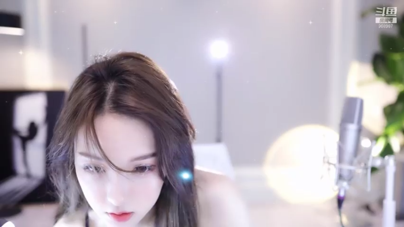 【2021-08-04 20点场】南妹儿呀：身高170的模特mm呀~