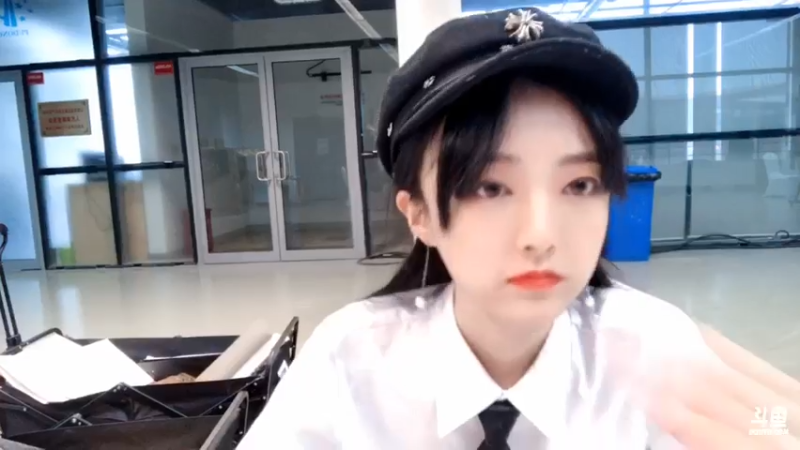 【2021-07-31 16点场】很嗯的雨薇：雨薇：CJ线上嘉年华，明天逛展见