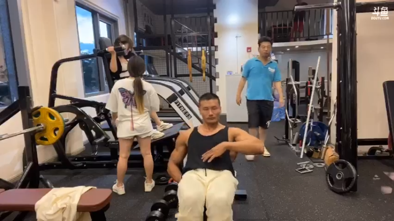 【2021-08-05 18点场】黑人毅：轮椅主播黑人毅