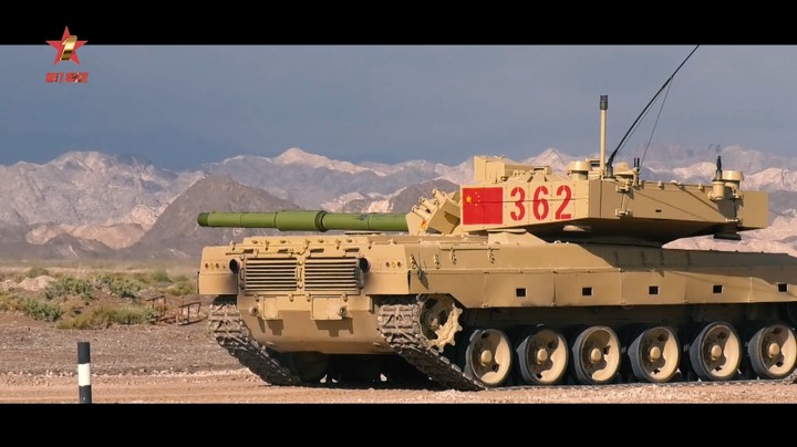 【第一军视】战车飞驰 中国队备战国际军事比赛精彩瞬间抢先看