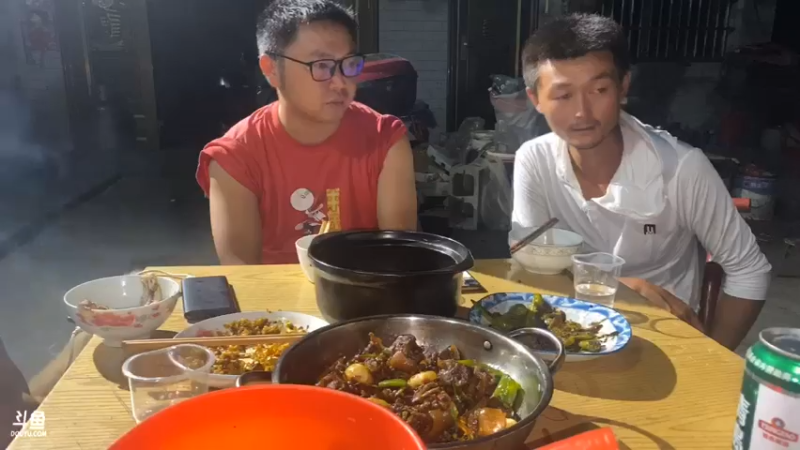 【2021-08-06 21点场】魅力生活i：美食鲑鱼乳猪肉