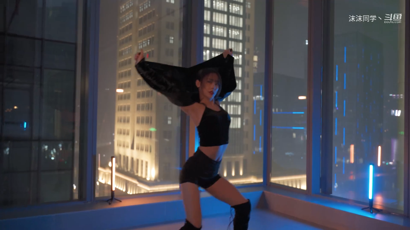 我在斗鱼看沫沫同学丶直播舞蹈