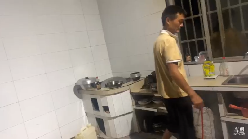 【2021-08-05 23点场】魅力生活i：美食，干锅牛蛙。。。。。。