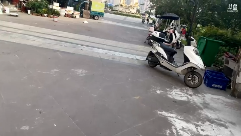 【2021-07-31 17点场】驴酱的冯雨大王：冯雨大王：理发，17点播锻炼