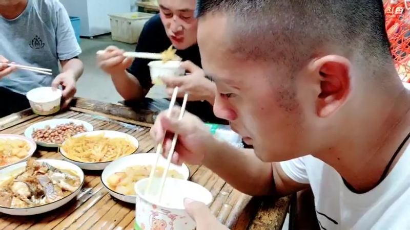 【2021-08-07 19点场】洪湖小肖：荒岛凉亭铺设