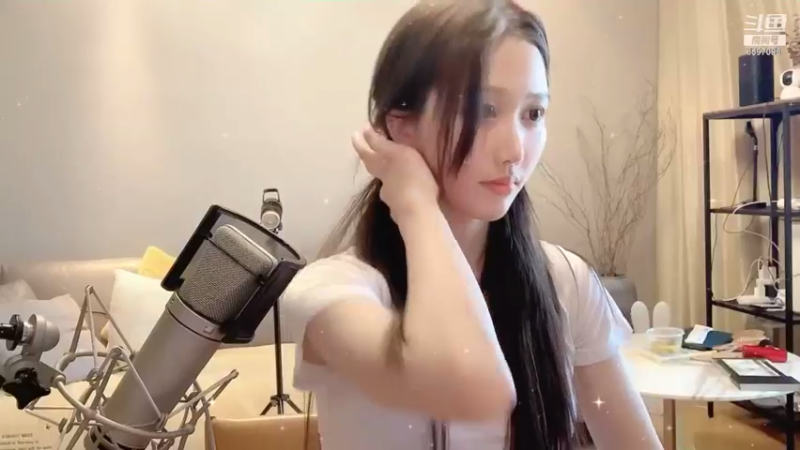 【2021-08-08 17点场】阿让让丶：学舞蹈的唱歌主播。