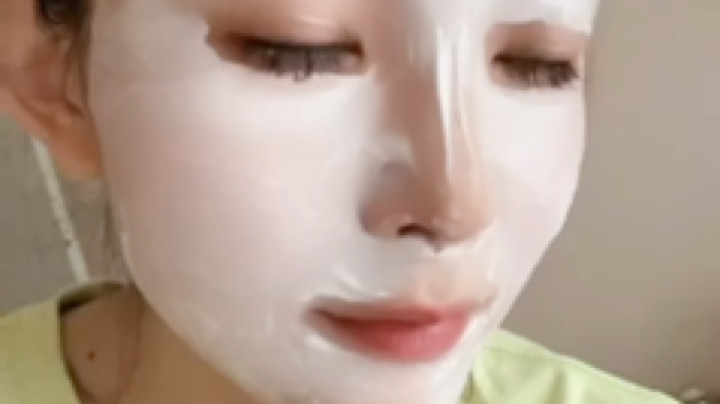 我们都爱敷面膜～[鲨鱼娘跟我来][鲨鱼娘跟我来]