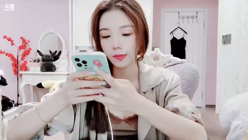 【2021-08-08 16点场】丽亚celiahunne：小姨子:加油