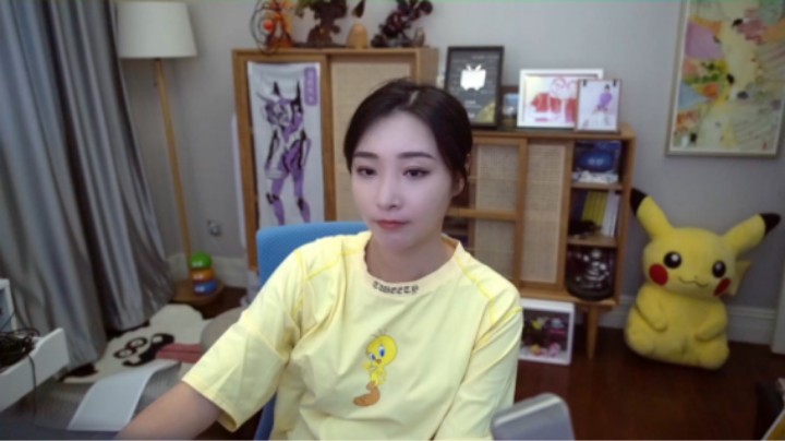 【女流直播】 P1 2021.8.8 砒霜前聊10块钱的弹幕版