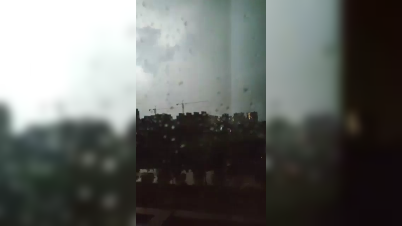 [弹幕梗我裂开了]