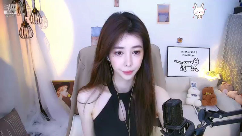 【2021-08-10 17点场】晒网的慧儿呀：只想快乐 不想懂事
