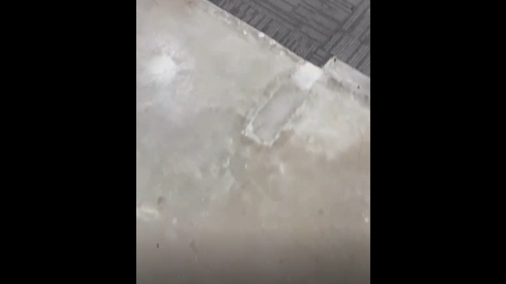 听说fpx送礼物过来，让我康康是什么...