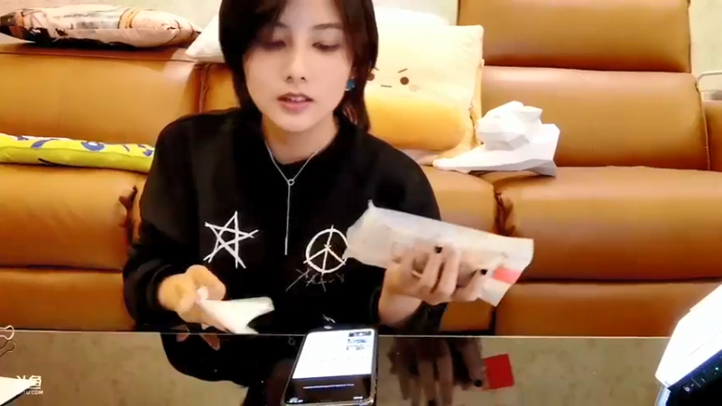 【2021-08-11 21点场】我是唐菲：周三快乐手工日～