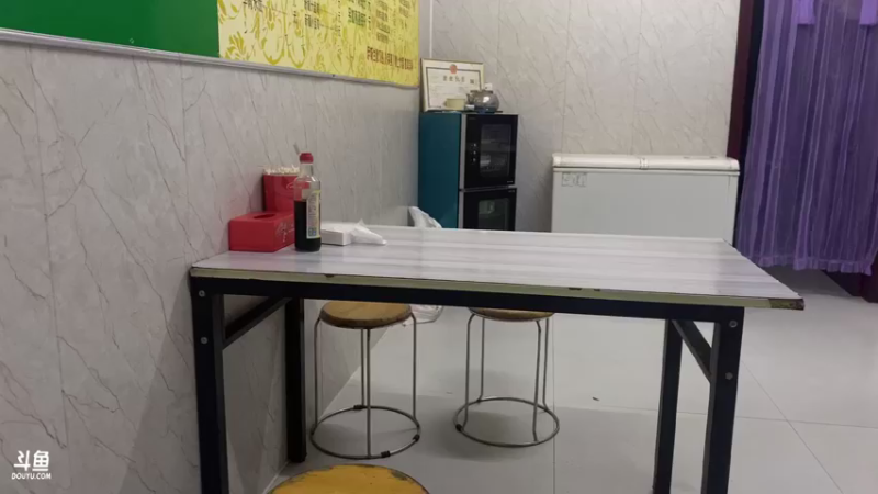 【2021-08-10 19点场】驴酱的冯雨大王：健身房五点开门，在等待