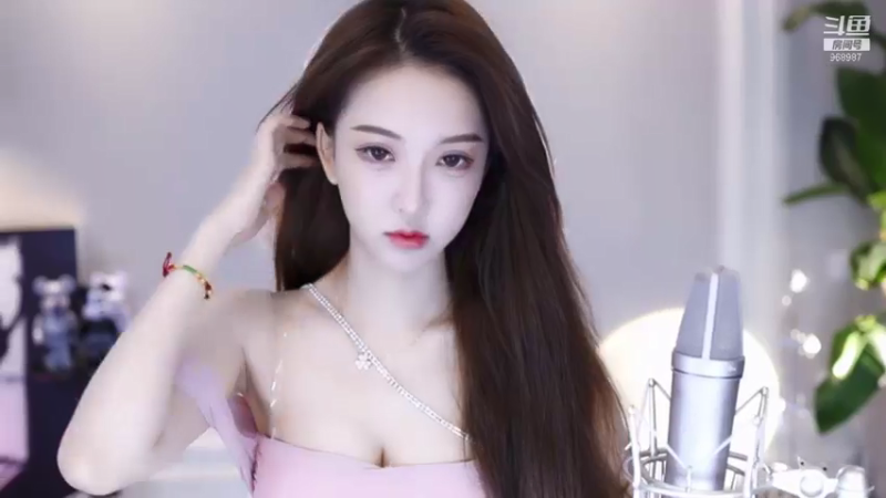 【2021-08-12 20点场】南妹儿呀：身高170的模特mm呀~