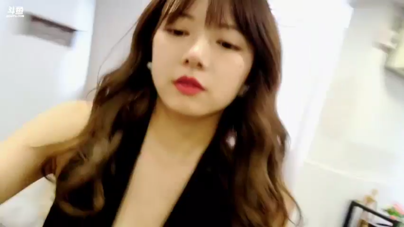 【2021-08-12 13点场】骆歆冲冲冲：骆歆：今天中午开播12:30-13:00