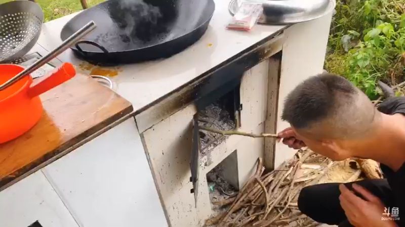 【2021-08-13 17点场】魅力生活i：干锅鸡红烧鱼