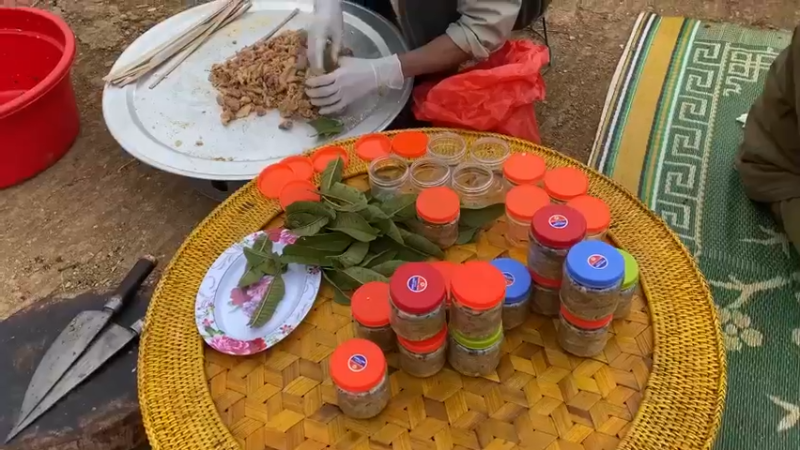 越南链子哥-准备年货——酸肉特产