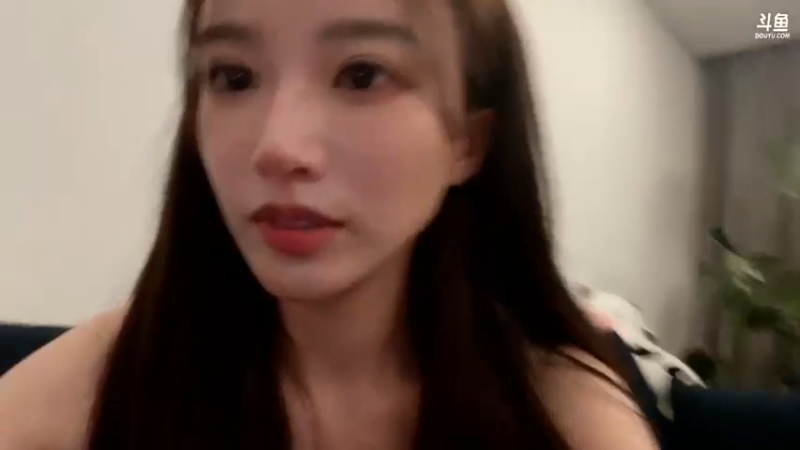 【2021-08-14 00点场】小苏菲：hello 241431