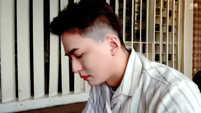 【2021-08-15 14点场】草莓：草莓：出差，到了户外