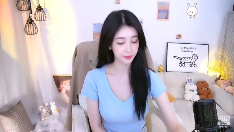 【2021-08-15 22点场】晒网的慧儿呀：只想开心 不想懂事