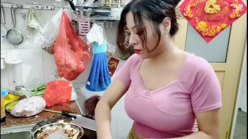 【2021-08-17 20点场】小泰一泰国户外一：别墅建的怎么样了