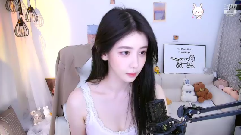 【2021-08-17 19点场】晒网的慧儿呀：只想开心 不想懂事