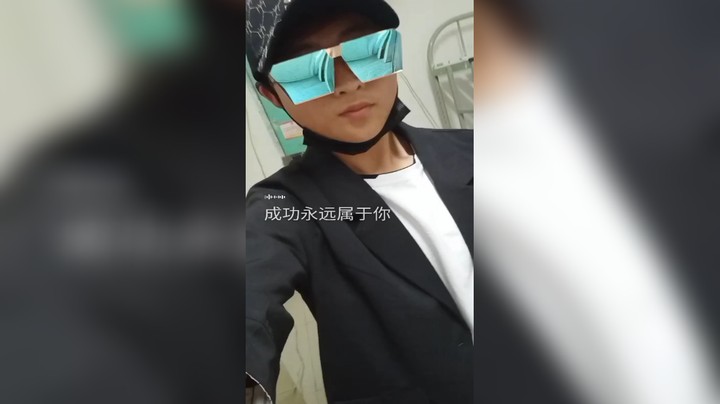 新的一天新的开始，搞笑幽默小阿威新打法新玩法祝大家每天开开心心小阿威每天带你爆笑不停欢乐不停，爆笑不断欢乐不断