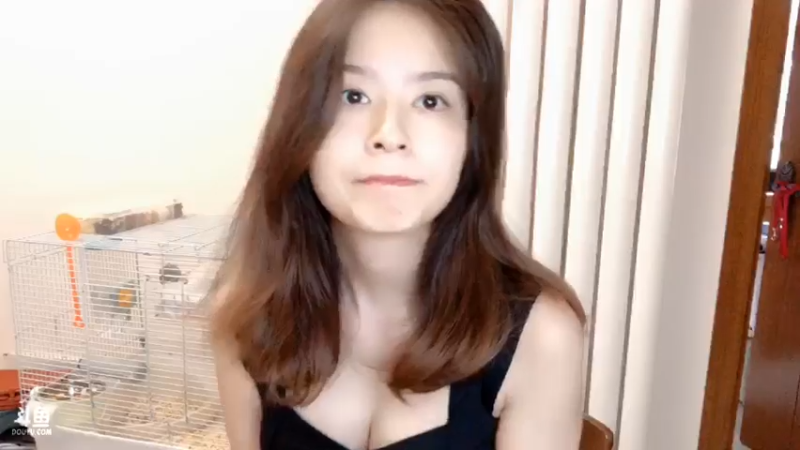 【2021-08-18 17点场】传情小小：户外：帮妈妈包饺子