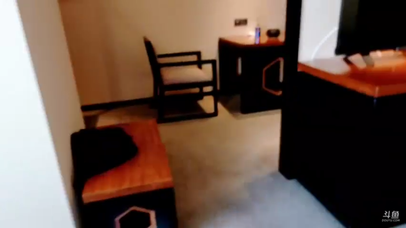 【2021-08-18 14点场】正经人令北：【令北】看着姜哥笑。