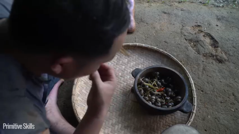 第三季S07打野吃吃吃美味蜗牛15【真人我的世界-空手发展-单人炼铁】