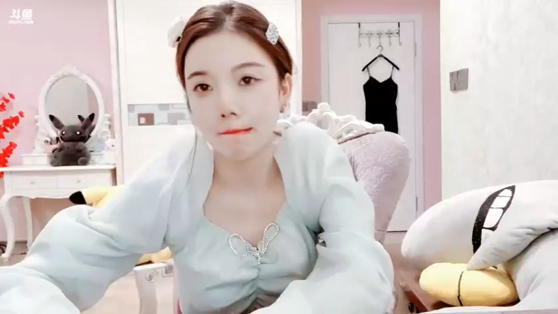 【2021-08-20 17点场】丽亚celiahunne：小姨子:在斗鱼养了个丽亚