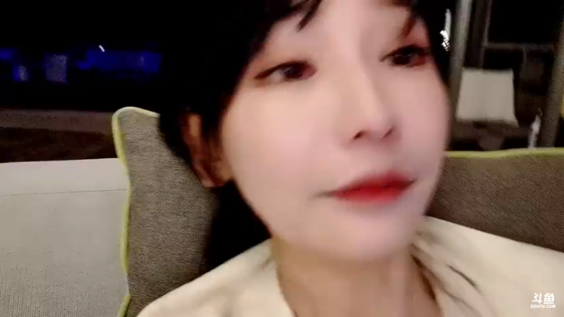 【2021-08-20 21点场】叶知秋Vanessa：叶知秋：出差中 预计22:00户外