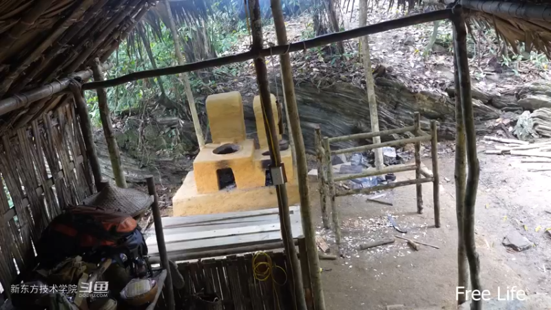 P41家具&民间菜肴4妹子独自深入荒野隐居修仙,建设世外桃源投个币吧