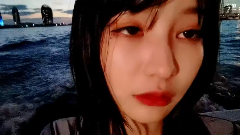 【2021-08-21 19点场】叶知秋Vanessa：叶知秋：出差中 预计22:00户外