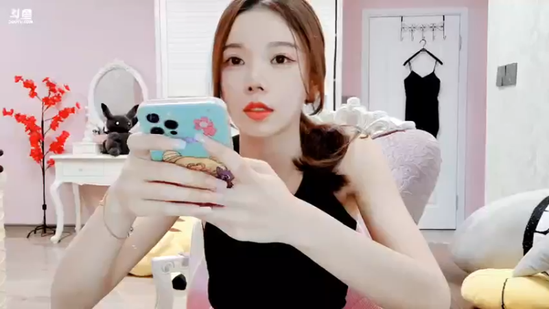 【2021-08-21 17点场】丽亚celiahunne：小姨子:在斗鱼养了个丽亚