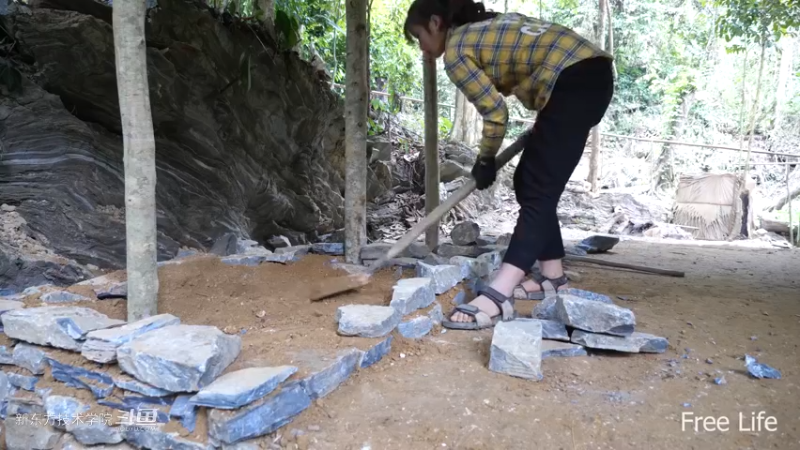 P33传统厨房灶台3妹子独自深入荒野隐居修仙,建设世外桃源投个币吧