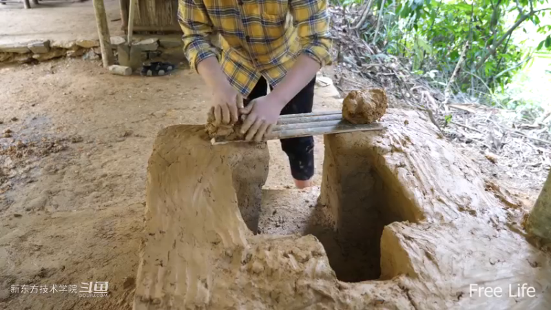 P33传统厨房灶台12妹子独自深入荒野隐居修仙,建设世外桃源投个币吧