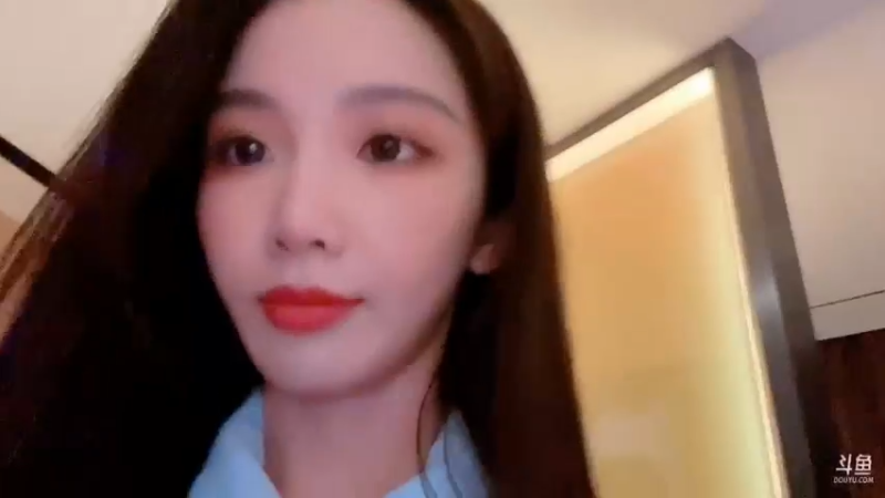 【2021-08-18 22点场】是小鹿哇：在深圳出差