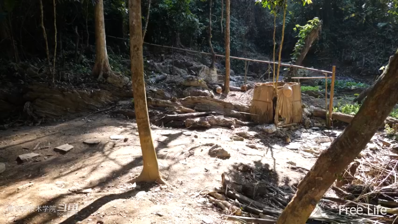 P33传统厨房灶台5妹子独自深入荒野隐居修仙,建设世外桃源投个币吧